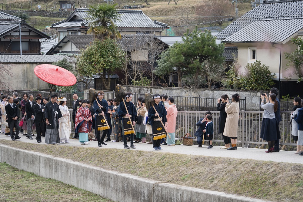 福知山市が資源生かし結婚式、大原神社を舞台に地域住民祝う