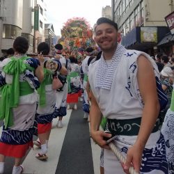 八戸三社大祭、山車ひっぱり隊に外国人が初参加