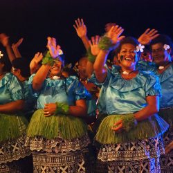 旅人を癒やすフィジアンの笑顔が魅力