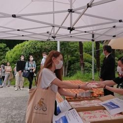 日本航空、名大留学生に機内食用無洗米など寄付