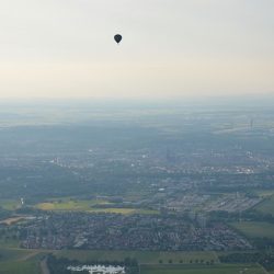 「どこにも行かない旅行」の人気沸騰、星宇航空は数秒で売り切れ