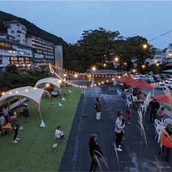 水上温泉の廃旅館でマルシェ　再開発後のにぎわいを一足先に